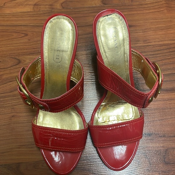 Coach Made‎ in Italy Sandals Platform Heels Patent Leather Red Size 9 Orig.$149 - Picture 1 of 6
